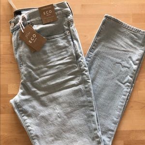 J Crew NWT Sunfaded Blue Jeans 770 33x32